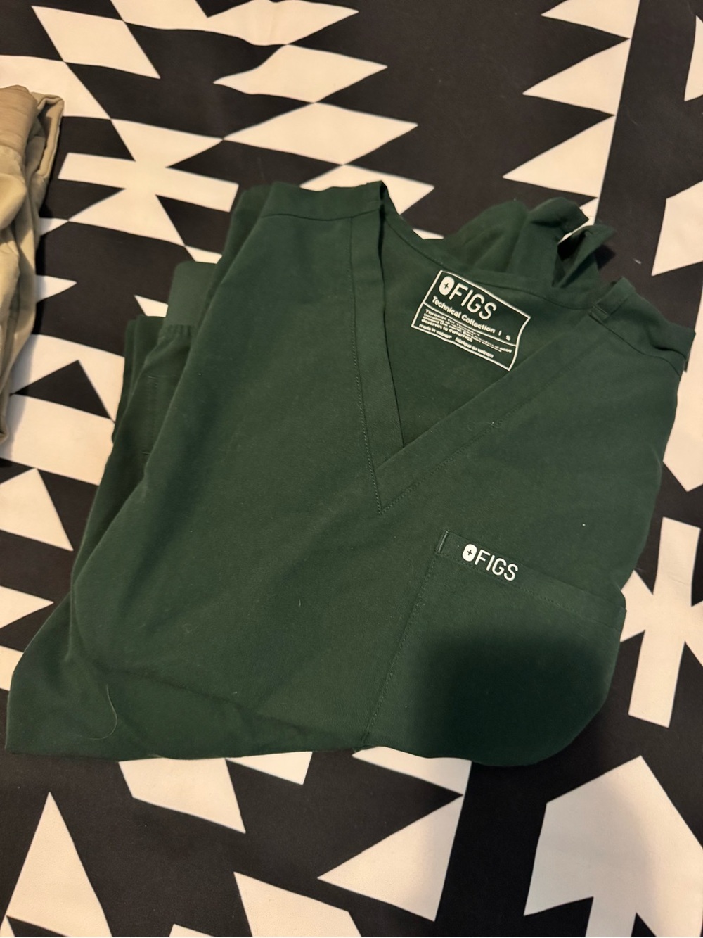 FIGS British Racing Green V-Neck Scrub Top and pants